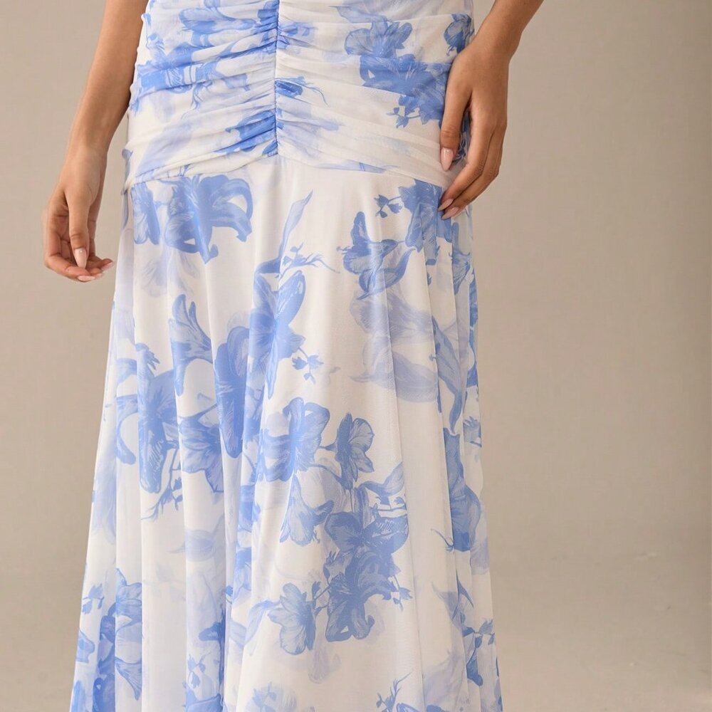 Blue Elegant Women's Floral Maxi Dress with V-Neck Short Sleeves, Ruched Print - Picture 7 of 7